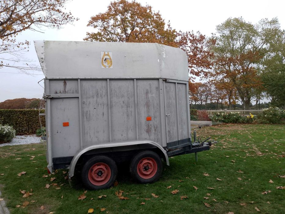 Remorca pentru doi cai