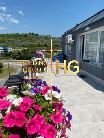 Продава се Тристаен апартамент в Варна, Възраждане 2 - 84 кв.м за 2500 €/кв.м - Снимка #10