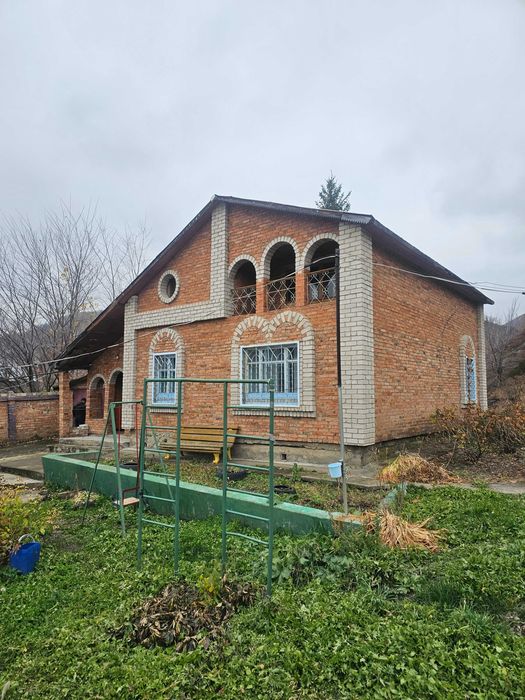 Коттедж кирпичный 6 комнат в Горной Ульбинке