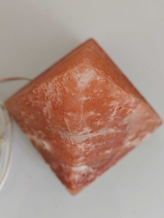 Изключително Красива Старинна Настолна Лампа Пирамида Хималайска Сол