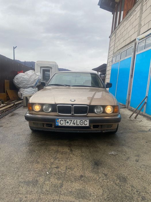 Bmw seria 7 E32 735i an 1989