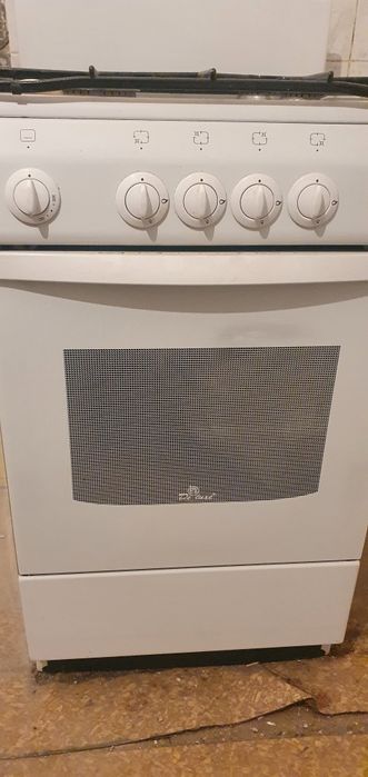 Продам газовую плиту