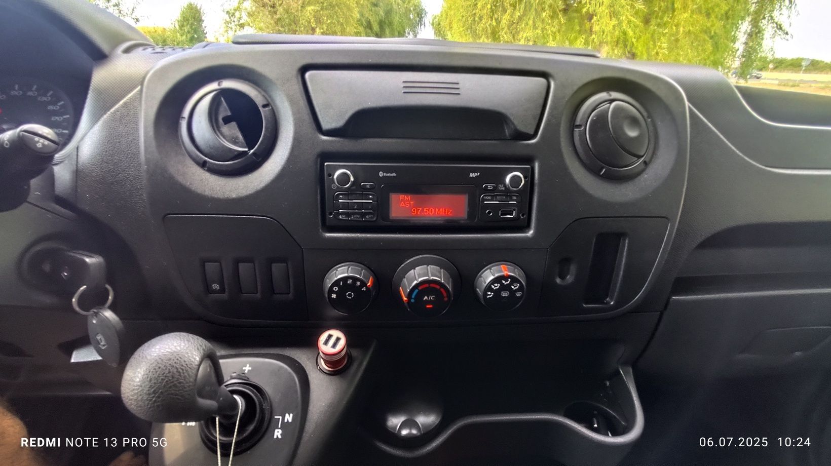 Vând Renault Master