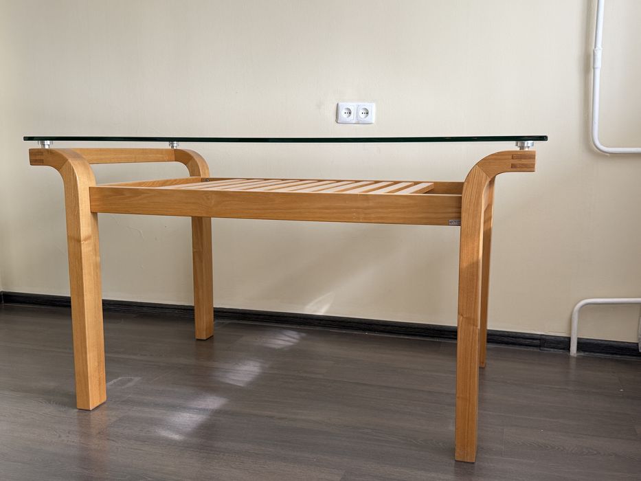 Стол, натуральное дерево, состояние идеальное