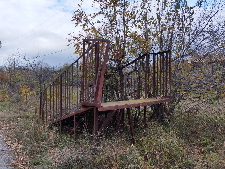 Рампа за товарене на животни на височина