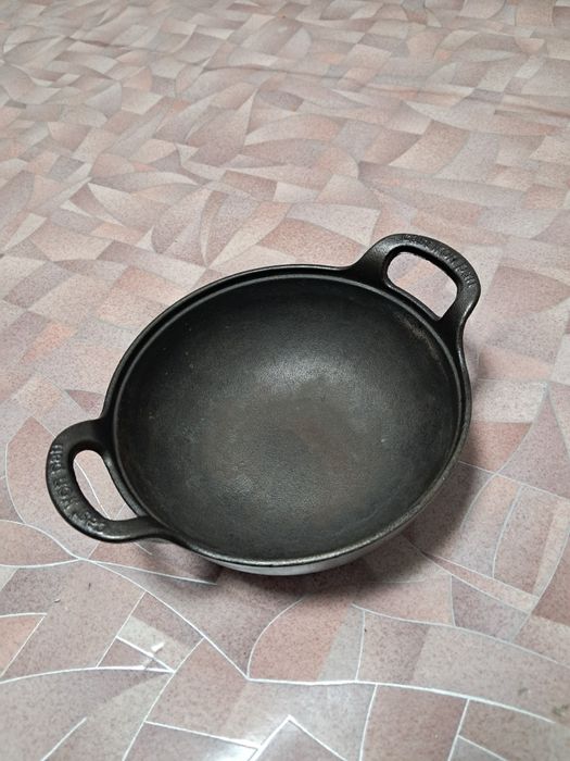 Продам кастрюлю объем 1 л