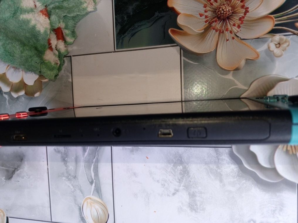 Продам игровую приставку