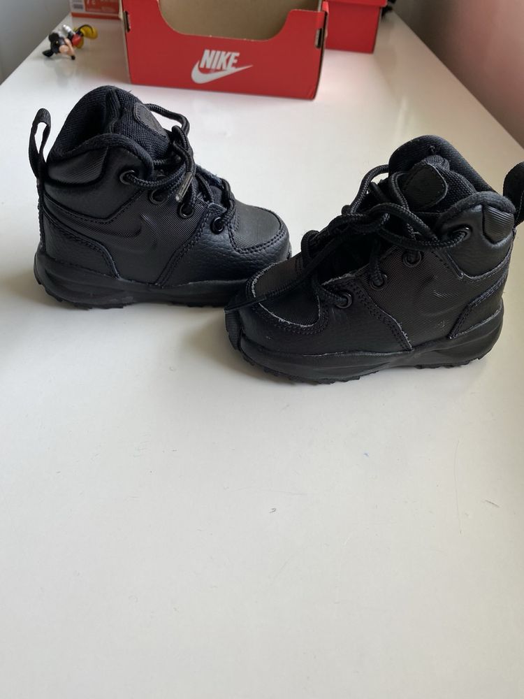 NIKE боти нови