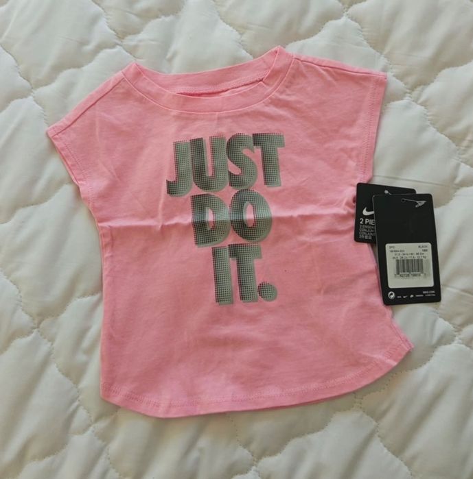 Nike оригинален сет от две части за момиченце 18 месеца
