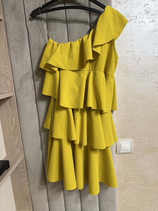 Дамска рокля с воали