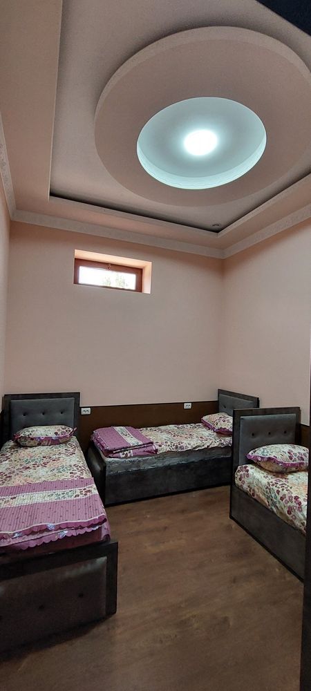 Qizlar uchun kvartira bor kamunal tulovlar ichida