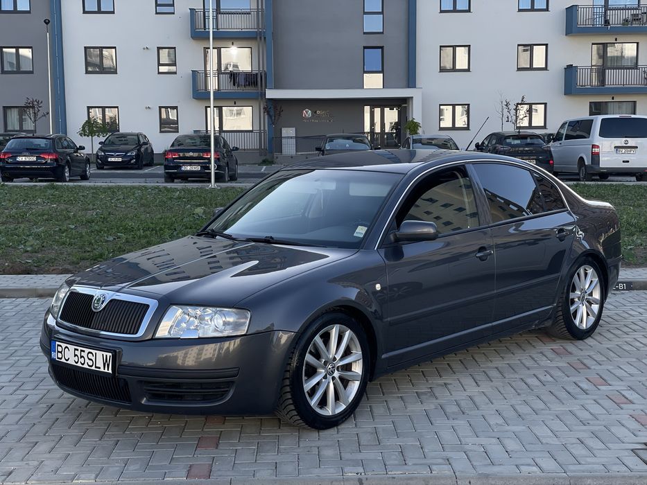 Skoda Superb 2.8 V6 Manual