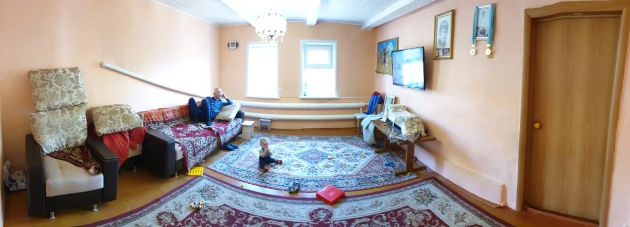 Тёплый дом на срубе,  по докам кирпичный