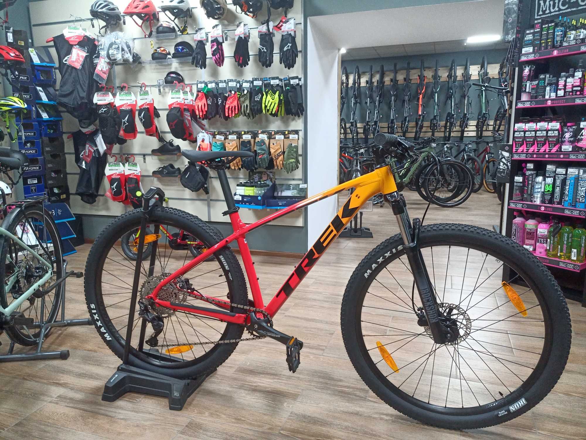 Bicicleta TREK Marlin 7 Gen2 marime L - in stoc EST BIKE Funky Sports