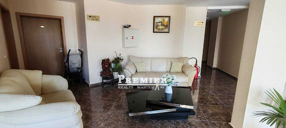 Продава се Двустаен апартамент в к.к. Слънчев бряг - 61 кв.м за 1140 €/кв.м - Снимка #1