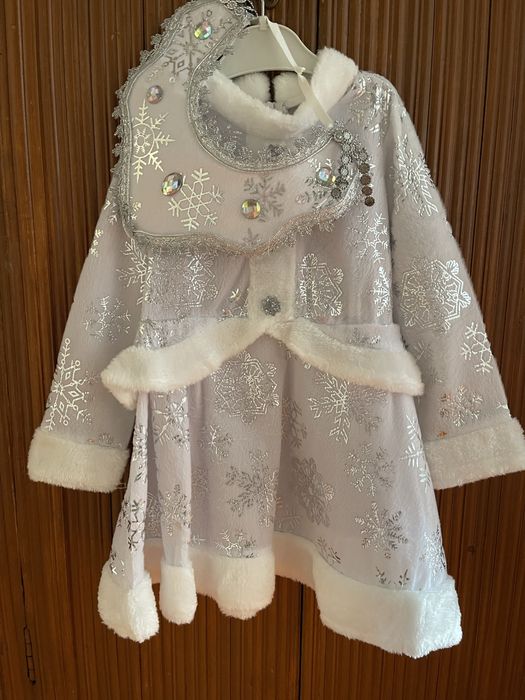 Новогодний костюм снегурочки