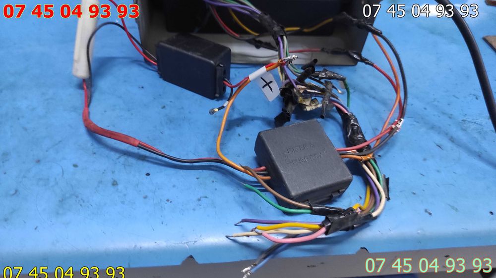 radio auto AKAI ACA 271 UR cu usb sdcard toate mufele prezente