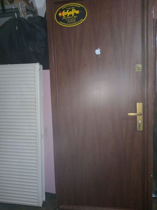 Usa intrare apartament