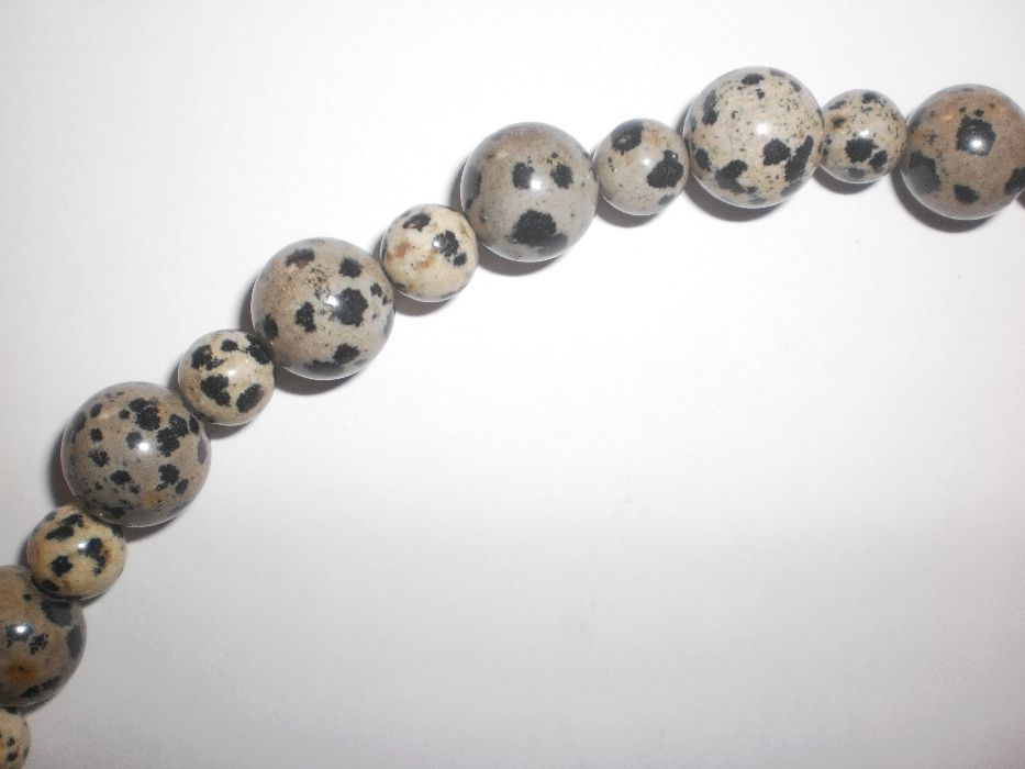 Гердан от далматински яспис-кръг