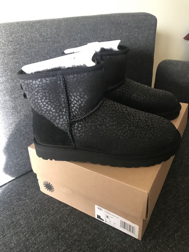 Incalatari UGG originale