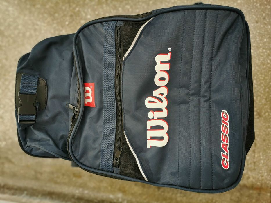 Vand rucsac tenis Wilson Classic, ca nou, 220 lei!