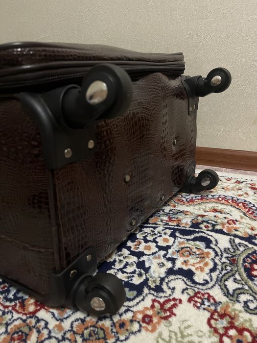 Чемодан, размер L