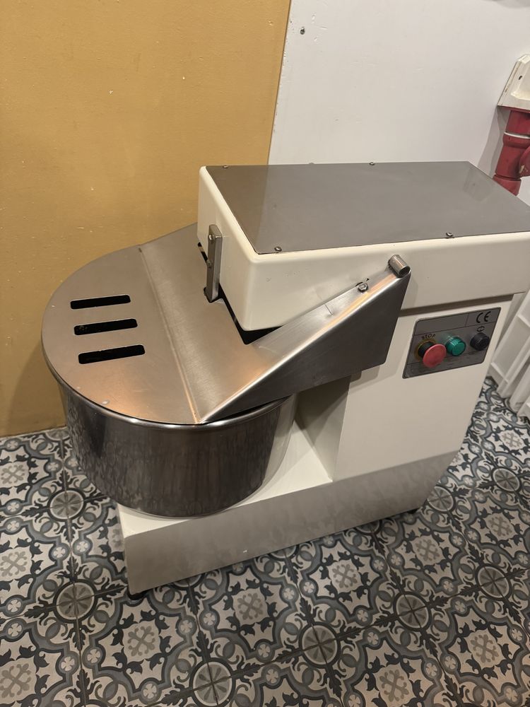 Malaxor aluat/ pizza Horeca