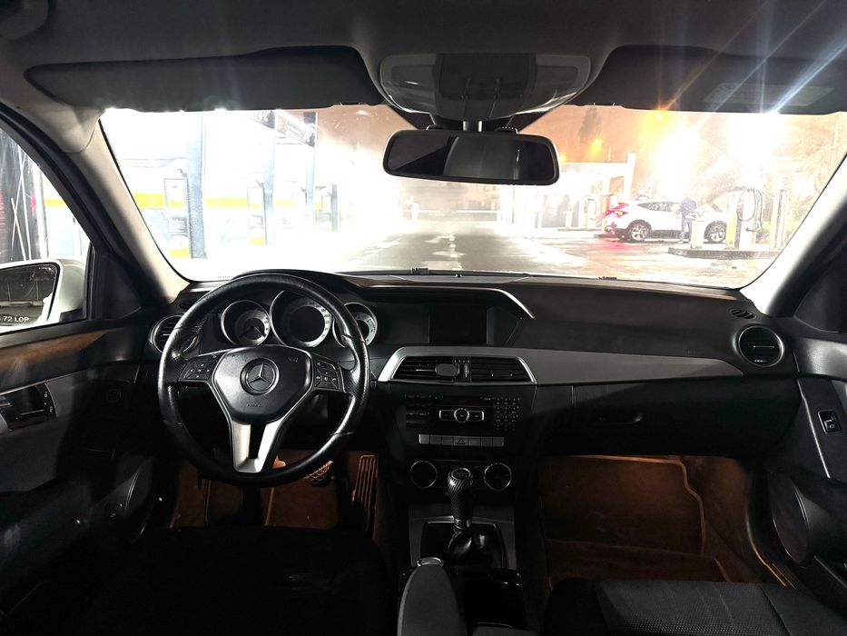 Mercedes C class CDI200 2012
