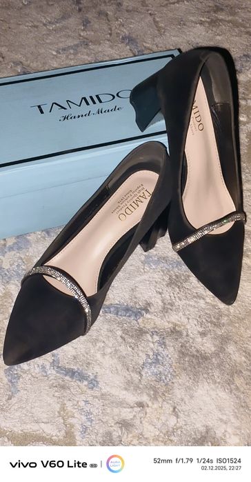 Ayollar tuflisi sotiladi