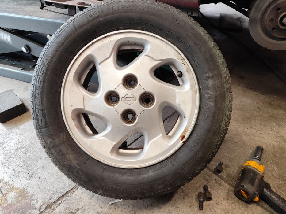 Jante r15 model Nissan. Preț în lei