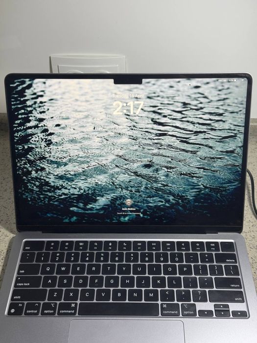 Apple Macbook air M2 16 GB