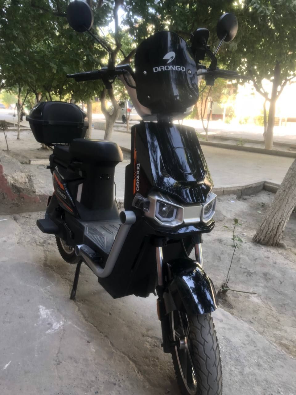 Drongo skuter   ideal