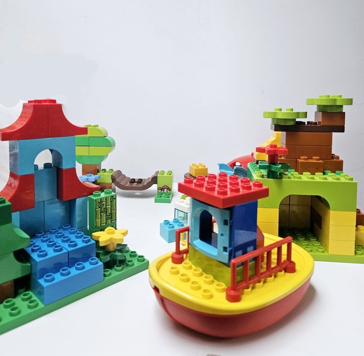 Lego Duplo 10805 - Around The World (2016)
