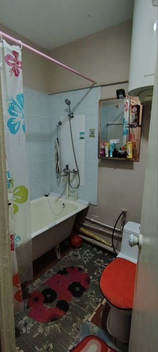 Чирчик шахар
Октябр  
#1-хона 1-етаж 
Квартира ижарага берилади
Нар