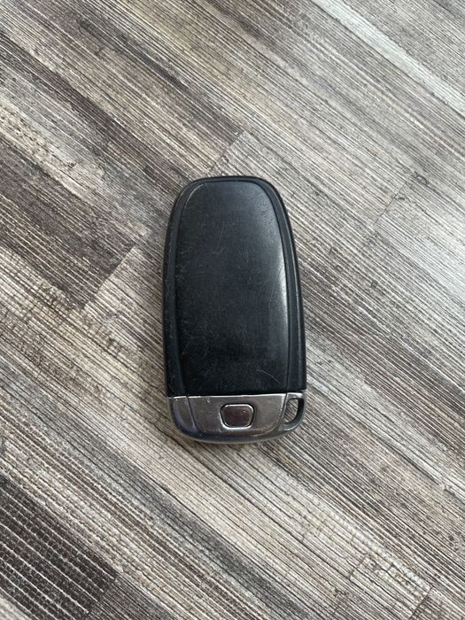 Оригинален ключ за ауди Audi a4 , a5 , Q5 , Q7