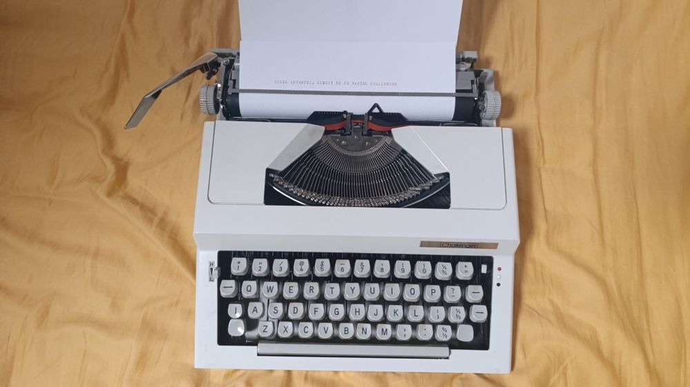 Masina de scris challanger