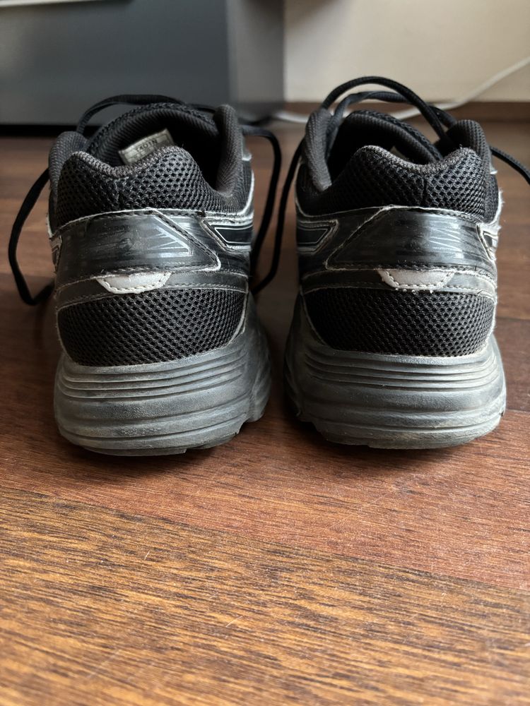 Asics мъжки маратонки 44,5