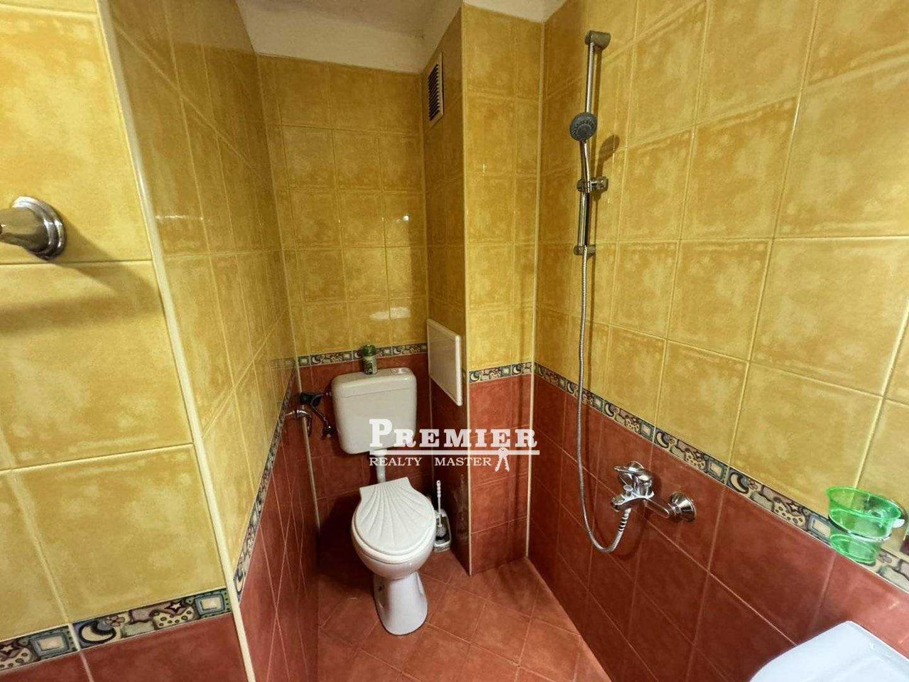 Продава се Тристаен апартамент в Поморие - 80 кв.м за 2075 €/кв.м - Снимка #11