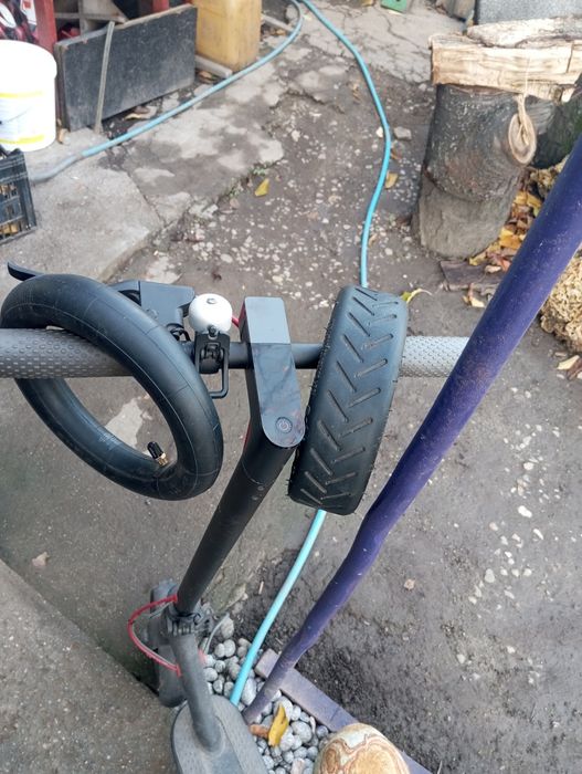 Vând trotineta Xiaomi baterie defectă.