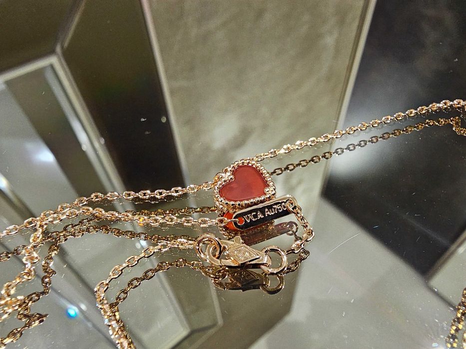 Van Cleef & Arpels VCA Rose Gold Sweet Alhambra Red Heart Дамско Колие
