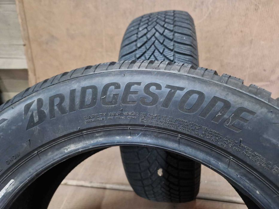 2 Bridgestone R17 215/60
зимни гуми
DOT3419
