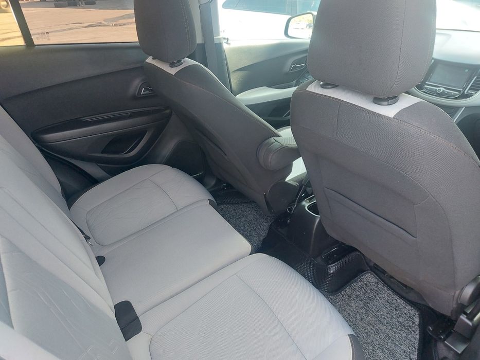 Продаю срочно трекер 1 примьер. Тоза. Чистая.