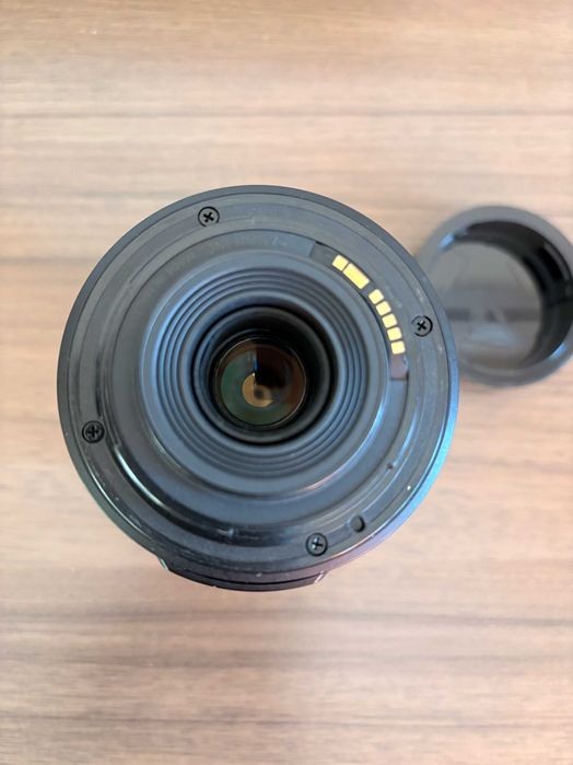 Обектив Canon EF-S 55-250mm f / 4-5.6