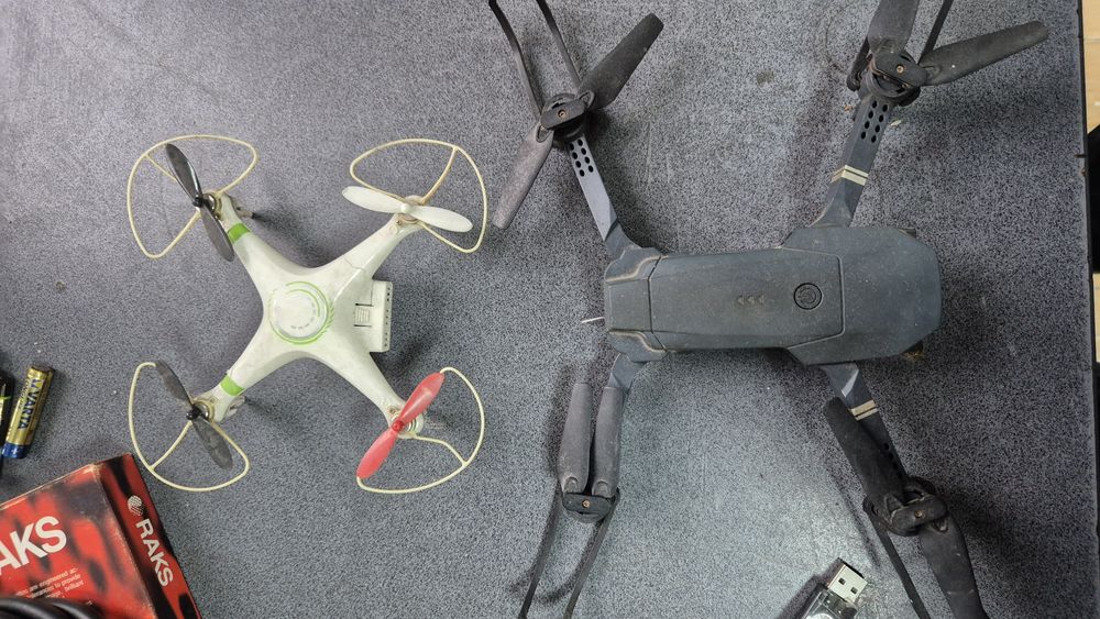 Drone Hubsan x4 H107C si mica p5h01cx  si inca 2 bonus