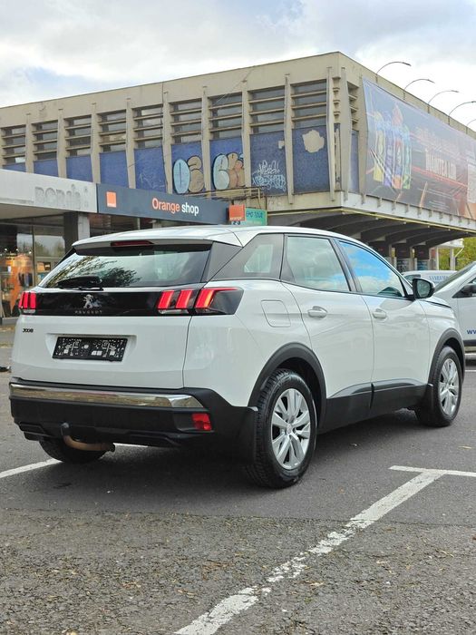 Peugeot 3008.  Benzina 1.2 130ps  2019 M