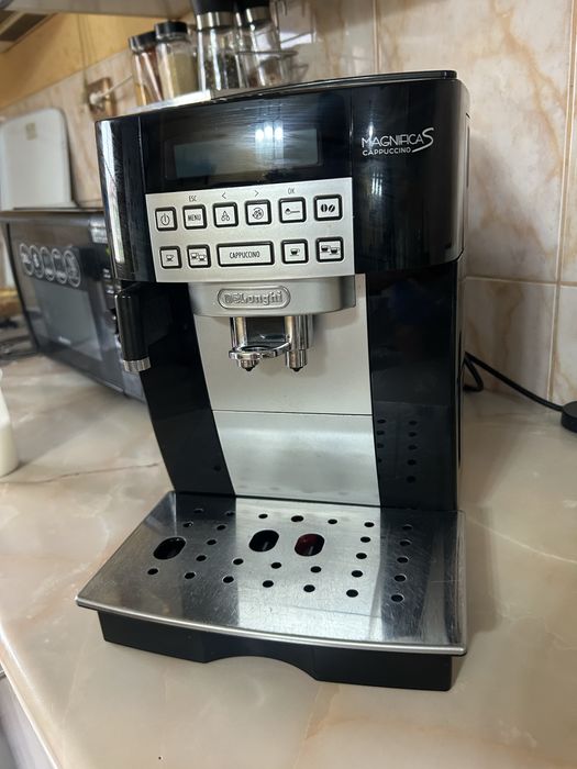 Espressor automat Delonghi Magnifica S Cappuccino