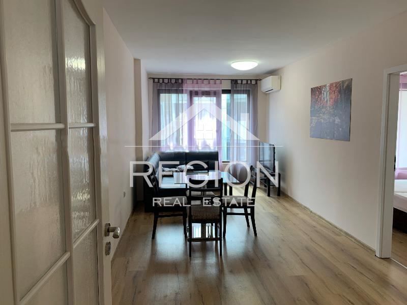 Дава се под наем Четиристаен апартамент в Варна, Левски - 118 кв.м за 765 € - Снимка #1