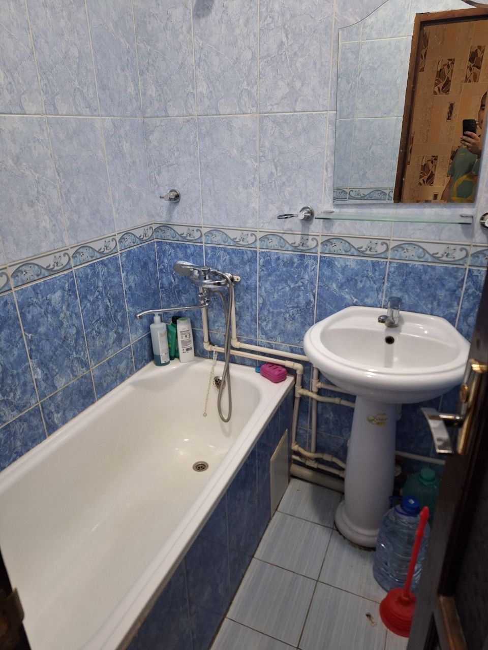 Сдаётся 2х ком квартира на 2 этаже, ор:Шарк,гастрономия, 16 школа