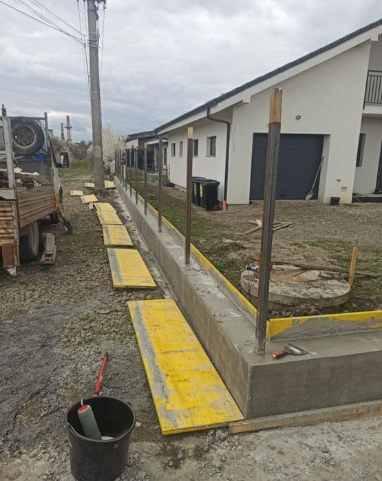 Garduri și porți detalii la telefon