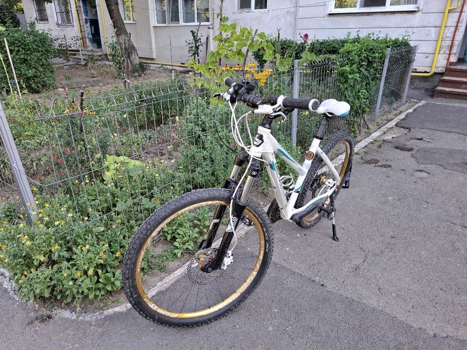 Vând bicicleta Bergamont